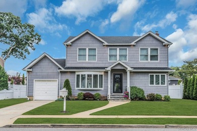Welcome to this beautifully renovated, in 2021, 3 bedroom, 3 - photo 1