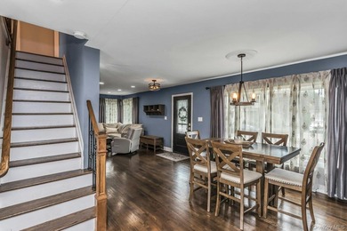 Welcome to this beautifully renovated, in 2021, 3 bedroom, 3 - photo 9