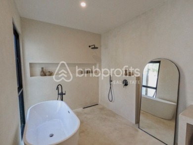 Luxurious 4-Bedroom Villa in Babakan with Rooftop Pool and Terrac - photo 21