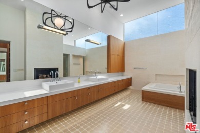 This extraordinary Ray Kappe designed architectural masterpiece - photo 12