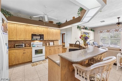 Lovely spacious pool home on one of the best lots in this area - photo 9
