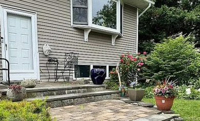 Updated Hi-Ranch | New Viking Stove, Central AC & More | Private - photo 2
