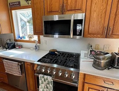 Updated Hi-Ranch | New Viking Stove, Central AC & More | Private - photo 7