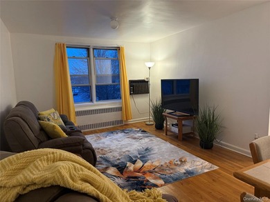 Move-right into this bright and updated top-floor 1-bedroom, 1 - photo 4