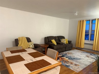 Move-right into this bright and updated top-floor 1-bedroom, 1 - photo 6