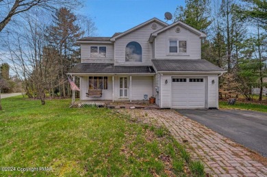 Sunset Lake Home For Sale in Pocono Summit Pennsylvania