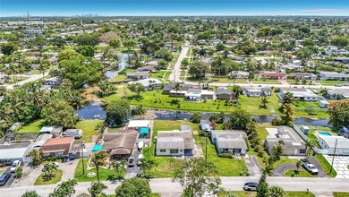 Discover the potential of this waterfront 3-bedroom, 2-bath home - photo 6