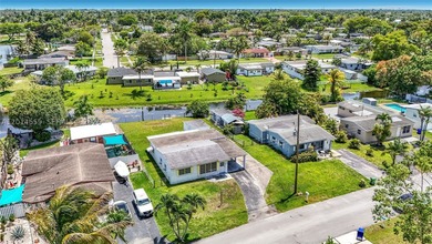 Discover the potential of this waterfront 3-bedroom, 2-bath home - photo 9