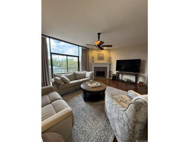 Beautiful waterfront living. This 2-bedroom, 1 full bath + half - photo 2