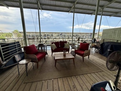Beautiful waterfront living. This 2-bedroom, 1 full bath + half - photo 10