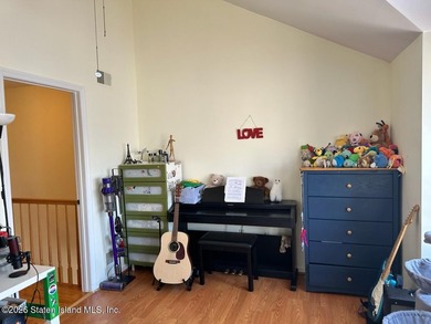 Desirable Willowbrook, large townhouse, 3 bedrooms, 4 baths. MBR - photo 14