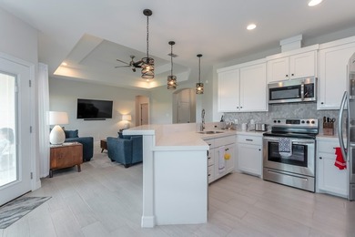 17 Valdarama is an exquisite 3 bedroom, 2 bath Golf Villa in the - photo 15