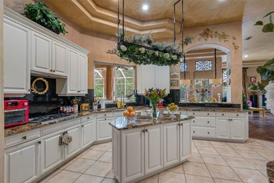 Designer Mediterranean Custom Estate in the Prestigious - photo 18