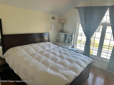 Desirable Willowbrook, large townhouse, 3 bedrooms, 4 baths. MBR - photo 18