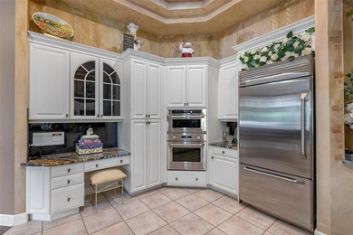 Designer Mediterranean Custom Estate in the Prestigious - photo 19