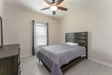 17 Valdarama is an exquisite 3 bedroom, 2 bath Golf Villa in the - photo 19