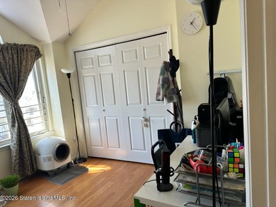 Desirable Willowbrook, large townhouse, 3 bedrooms, 4 baths. MBR - photo 20