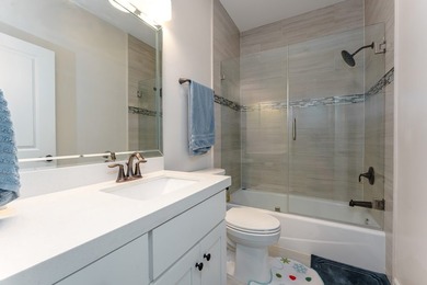 17 Valdarama is an exquisite 3 bedroom, 2 bath Golf Villa in the - photo 28