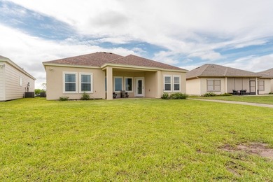 17 Valdarama is an exquisite 3 bedroom, 2 bath Golf Villa in the - photo 39