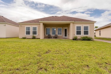 17 Valdarama is an exquisite 3 bedroom, 2 bath Golf Villa in the - photo 40