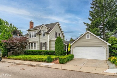 Nestled on one of Grosse Pointe's most coveted streets, this - photo 3