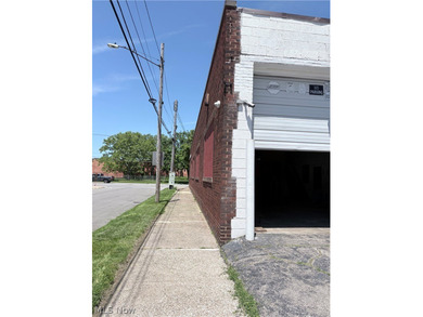 Exceptional commercial opportunity in a convenient St. Clair - photo 4