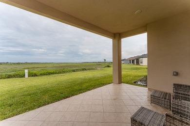 17 Valdarama is an exquisite 3 bedroom, 2 bath Golf Villa in the - photo 45