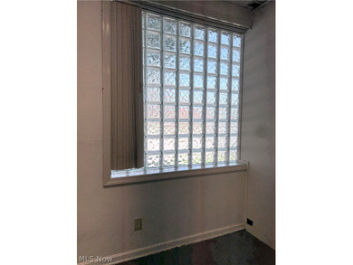 Exceptional commercial opportunity in a convenient St. Clair - photo 10
