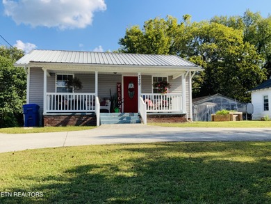 Melton Hill Lake Home For Sale in Clinton Tennessee