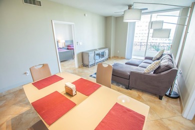 Enjoy beautiful city views from this residence in a full-service - photo 7