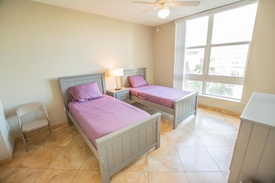 Enjoy beautiful city views from this residence in a full-service - photo 8