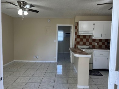 INVESTORS ARE WELCOME! Tenants in place. Attractive with good - photo 3