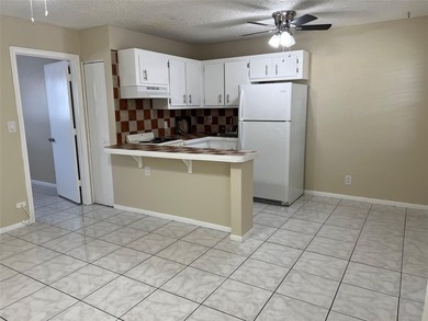 INVESTORS ARE WELCOME! Tenants in place. Attractive with good - photo 4