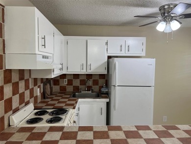 INVESTORS ARE WELCOME! Tenants in place. Attractive with good - photo 6
