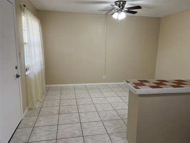 INVESTORS ARE WELCOME! Tenants in place. Attractive with good - photo 9