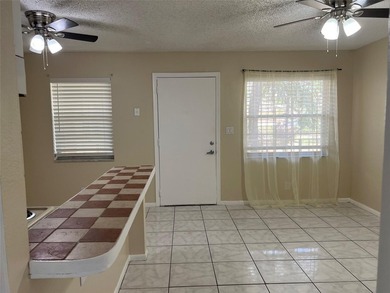INVESTORS ARE WELCOME! Tenants in place. Attractive with good - photo 10