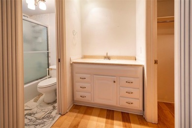 2BD/2BA condo with water view, just a 3-minute walk to the beach - photo 14