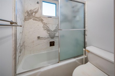 2BD/2BA condo with water view, just a 3-minute walk to the beach - photo 16
