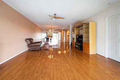 2BD/2BA condo with water view, just a 3-minute walk to the beach - photo 19