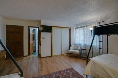 Beautifully located condo just a block away from the base area - photo 9