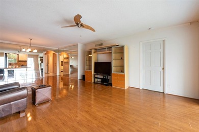 2BD/2BA condo with water view, just a 3-minute walk to the beach - photo 20