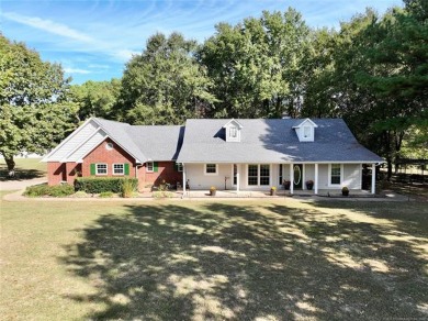 COUNTRY CHARM CLOSE TO TOWN! This gorgeous home sits on a - Lake Home For Sale in Eufaula, Oklahoma