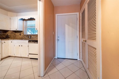 2BD/2BA condo with water view, just a 3-minute walk to the beach - photo 22