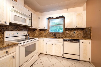 2BD/2BA condo with water view, just a 3-minute walk to the beach - photo 24