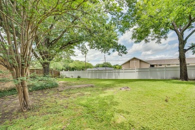 This 3 bedroom, 2 full bath home has so much to offer in an - photo 27