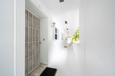 2BD/2BA condo with water view, just a 3-minute walk to the beach - photo 27