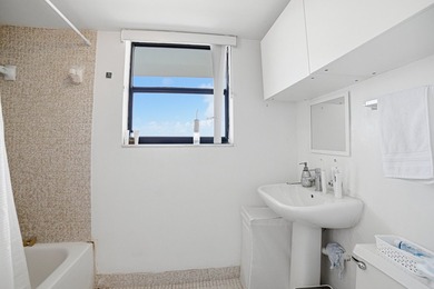 Spacious corner residence in the heart of prestigious Sunny - photo 28