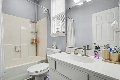 Bright and inviting 2-bedroom, 2-bathroom second-floor end-unit - photo 9