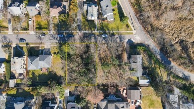 (private lake, pond, coastal) Lot Sale Pending in Douglaston New York