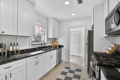 Gorgeous 3BR/2BA income-producing property in the desirable - photo 7